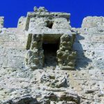 עיר אחת, חומות הרבה