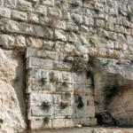 הרומאים מרשים לבנות מחדש את חומות ירושלים – ט”ז אדר גתת”ב – 25 בפברואר 42