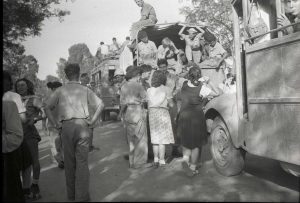 Soldiers setting out to open the road to Jerusalem in Operation Nahshon I Photo: Meitar Collection, Pritzker Family Photo Collection, National Library of Israel
