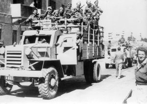 Palmah fighters escorting convoys to and from Jerusalem were warmly welcomed in the city I Palmah Photo Gallery, PikiWiki